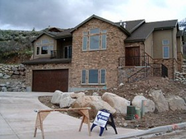 Gated community home in Sandy